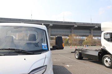 �ɵ�U9 Һɲ 3.705�׵��Ŵ��綯����΢�� �д��º�56.67kWhͼƬ