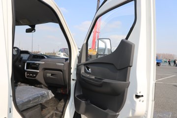 �ɵ�U9 Һɲ 3.705�׵��Ŵ��綯����΢�� �д��º�56.67kWhͼƬ