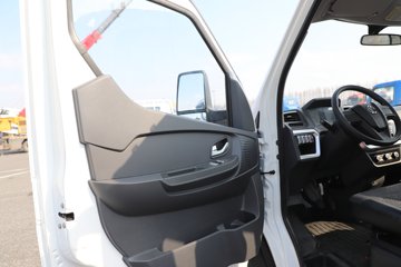 �ɵ�U9 Һɲ 3.705�׵��Ŵ��綯����΢�� �д��º�56.67kWhͼƬ