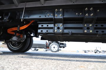 �ɵ�U9 Һɲ 3.705�׵��Ŵ��綯����΢�� �д��º�56.67kWhͼƬ