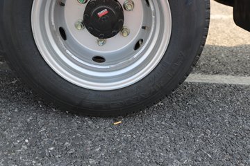 �ɵ�U9 Һɲ 3.705�׵��Ŵ��綯����΢�� �д��º�56.67kWhͼƬ