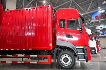 �������KR PLUS 4.8L���� 260���� 4X2 ��ʿ��8�� 9.8����ʽ�ػ���ͼƬ