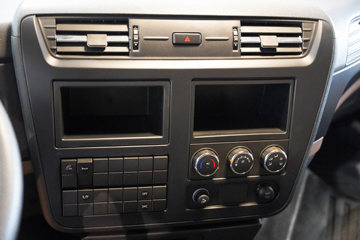 �������KR PLUS 4.8L���� 260���� 4X2 ��ʿ��8�� 9.8����ʽ�ػ���ͼƬ