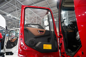 �������KR PLUS 4.8L���� 260���� 4X2 ��ʿ��8�� 9.8����ʽ�ػ���ͼƬ