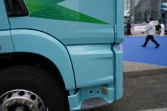 青岛解放JH6 6X4 换电式纯电动牵引车 宁德时代400.61kWh