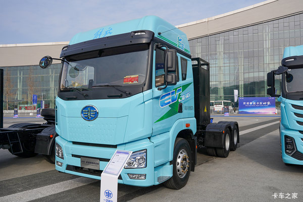 青岛解放JH6 6X4 换电式纯电动牵引车 宁德时代400.61kWh图片