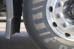 东风新疆 畅行X7 430马力 8X4 散装饲料运输车(百勤牌)