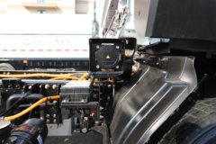 飞碟EW7 气刹 4.18米单排纯电动仓栅式轻卡 宁德时代140.41kWh 飞碟EW7 气刹 4.18米单排纯电动仓栅式轻卡 宁德时代140.41kWh