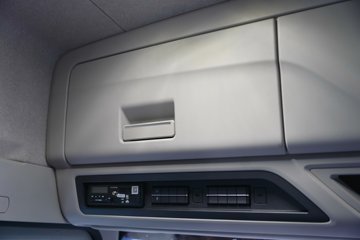 ���ӥ�� 11.1L���� 490���� 6X4 һ�����12�� ǣ����ͼƬ