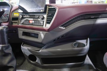 ���ӥ�� 11.1L���� 490���� 6X4 һ�����12�� ǣ����ͼƬ