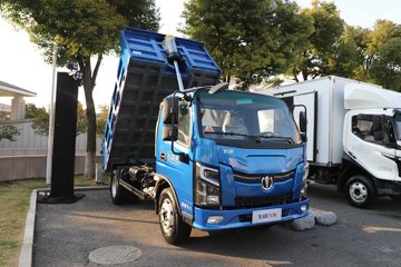 飞碟金牛X5 2.5L柴油 160马力 4X2 法士特8档 3.3米单排自卸车