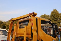 飞碟W7 180马力 4X2 8档 清障车 飞碟W7 180马力 4X2 8档 清障车