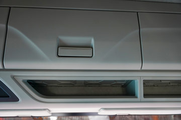 ���ӥ�� 12.5L LNG 500���� 6X4 һ�����12�� ǣ����ͼƬ