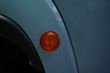���ӥ; ͷ�Ȳ� 15.6L LNG 660���� 6X4 һ�����12�� AMT�Զ��� ǣ����ͼƬ