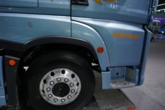 解放鹰途 头等舱 15.6L LNG 660马力 6X4 一汽解放12档 AMT自动档 牵引车