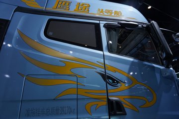 ���ӥ; ͷ�Ȳ� 15.6L LNG 660���� 6X4 һ�����12�� AMT�Զ��� ǣ����ͼƬ
