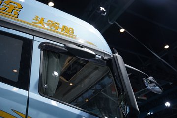 ���ӥ; ͷ�Ȳ� 15.6L LNG 660���� 6X4 һ�����12�� AMT�Զ��� ǣ����ͼƬ