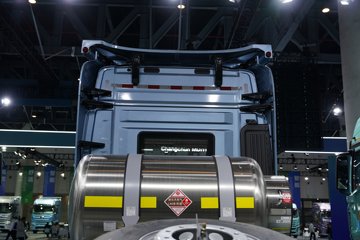 ���ӥ; ͷ�Ȳ� 15.6L LNG 660���� 6X4 һ�����12�� AMT�Զ��� ǣ����ͼƬ