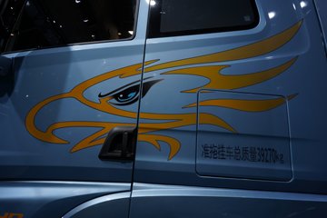 ���ӥ; ͷ�Ȳ� 15.6L LNG 660���� 6X4 һ�����12�� AMT�Զ��� ǣ����ͼƬ