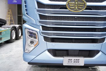 ���ӥ; ͷ�Ȳ� 15.6L LNG 660���� 6X4 һ�����12�� AMT�Զ��� ǣ����ͼƬ