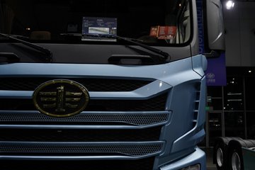 ���ӥ; ͷ�Ȳ� 15.6L LNG 660���� 6X4 һ�����12�� AMT�Զ��� ǣ����ͼƬ