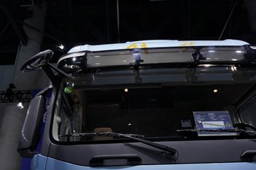 ���ӥ; ͷ�Ȳ� 15.6L LNG 660���� 6X4 һ�����12�� AMT�Զ��� ǣ����ͼƬ