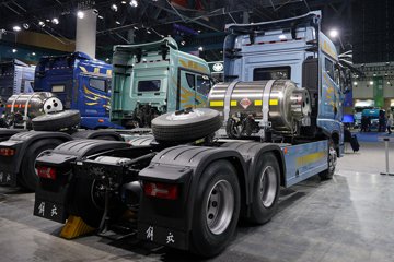 ���ӥ; ͷ�Ȳ� 15.6L LNG 660���� 6X4 һ�����12�� AMT�Զ��� ǣ����ͼƬ