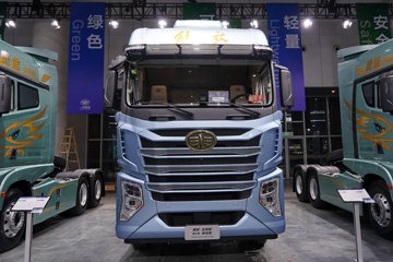 ���ӥ; ͷ�Ȳ� 15.6L LNG 660���� 6X4 һ�����12�� AMT�Զ��� ǣ����ͼƬ
