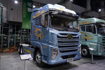 ���ӥ; ͷ�Ȳ� 15.6L LNG 660���� 6X4 һ�����12�� AMT�Զ��� ǣ����ͼƬ