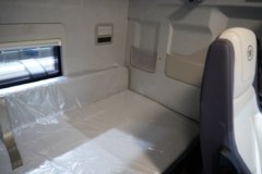 解放鹰途 头等舱 15.6L LNG 660马力 6X4 一汽解放12档 AMT自动档 牵引车