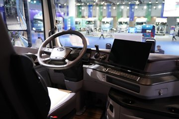 ���ӥ; ͷ�Ȳ� 15.6L LNG 660���� 6X4 һ�����12�� AMT�Զ��� ǣ����ͼƬ