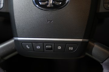 ���ӥ; ͷ�Ȳ� 15.6L LNG 660���� 6X4 һ�����12�� AMT�Զ��� ǣ����ͼƬ