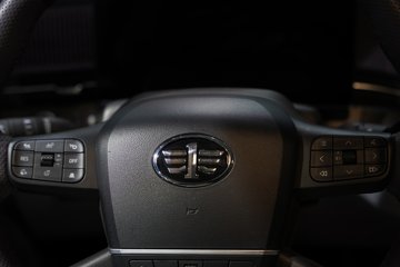 ���ӥ; ͷ�Ȳ� 15.6L LNG 660���� 6X4 һ�����12�� AMT�Զ��� ǣ����ͼƬ