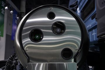 ���ӥ; ͷ�Ȳ� 15.6L LNG 660���� 6X4 һ�����12�� AMT�Զ��� ǣ����ͼƬ