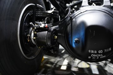 ���ӥ; ͷ�Ȳ� 15.6L LNG 660���� 6X4 һ�����12�� AMT�Զ��� ǣ����ͼƬ