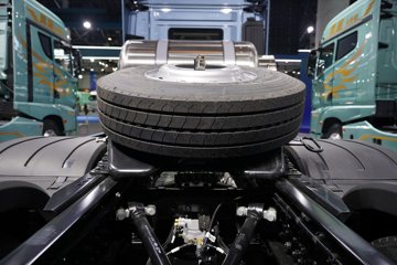 ���ӥ; ͷ�Ȳ� 15.6L LNG 660���� 6X4 һ�����12�� AMT�Զ��� ǣ����ͼƬ