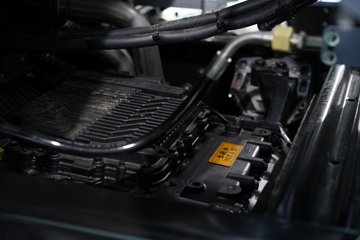 ���ӥ; ͷ�Ȳ� 15.6L LNG 660���� 6X4 һ�����12�� AMT�Զ��� ǣ����ͼƬ