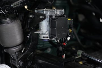 ���ӥ; ͷ�Ȳ� 15.6L LNG 660���� 6X4 һ�����12�� AMT�Զ��� ǣ����ͼƬ