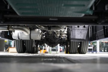 ���ӥ; ͷ�Ȳ� 15.6L LNG 660���� 6X4 һ�����12�� AMT�Զ��� ǣ����ͼƬ
