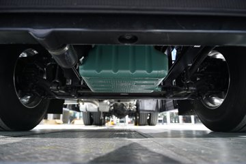 ���ӥ; ͷ�Ȳ� 15.6L LNG 660���� 6X4 һ�����12�� AMT�Զ��� ǣ����ͼƬ