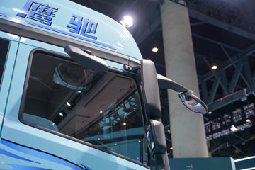 ���ӥ�� 13.2L LNG 530���� 6X4 һ�����12�� ǣ����ͼƬ