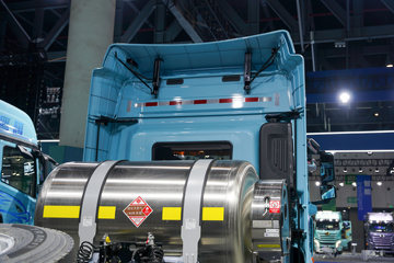 ���ӥ�� 13.2L LNG 530���� 6X4 һ�����12�� ǣ����ͼƬ