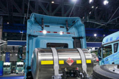 无锡市鹰驰牵引车系列，打折优惠，降3万，赶快抢购！