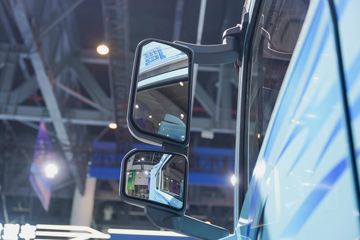 ���ӥ�� 13.2L LNG 530���� 6X4 һ�����12�� ǣ����ͼƬ