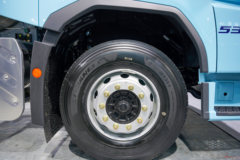 解放鹰驰 13.2L LNG 530马力 6X4 一汽解放12档 牵引车