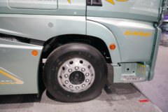 青岛解放鹰途 头等舱 13.2L柴油 640马力 6X4 一汽解放12档 AMT自动档 牵引车 青岛解放鹰途 头等舱 13.2L柴油 640马力 6X4 一汽解放12档 AMT自动档 牵引车