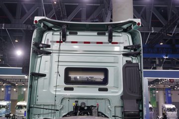 �ൺ���ӥ; ͷ�Ȳ� 13.2L���� 640���� 6X4 һ�����12�� AMT�Զ��� ǣ����ͼƬ