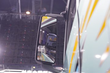 �ൺ���ӥ; ͷ�Ȳ� 13.2L���� 640���� 6X4 һ�����12�� AMT�Զ��� ǣ����ͼƬ