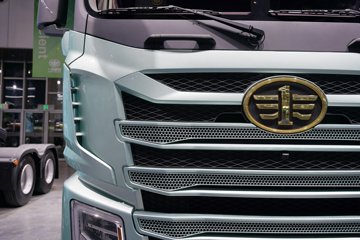 �ൺ���ӥ; ͷ�Ȳ� 13.2L���� 640���� 6X4 һ�����12�� AMT�Զ��� ǣ����ͼƬ