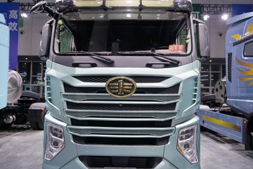 �ൺ���ӥ; ͷ�Ȳ� 13.2L���� 640���� 6X4 һ�����12�� AMT�Զ��� ǣ����ͼƬ